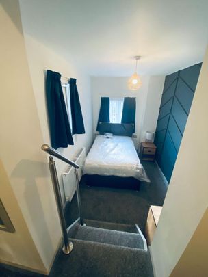 1 bedroom in a house share to rent - Photo 1