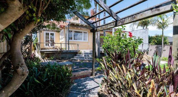 Discover Character and Coastal Living - Photo 1