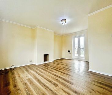 3 bed maisonette to rent in Hadrian Way, Stanwell, TW19 - Photo 1