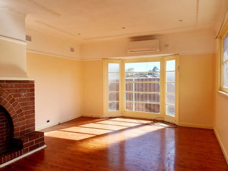 5 Bedroom Family Home - Photo 2