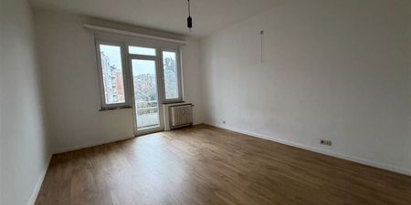 Appartement te huur in Elsene voor € 1.200 met 2 slaapkamers - Photo 3