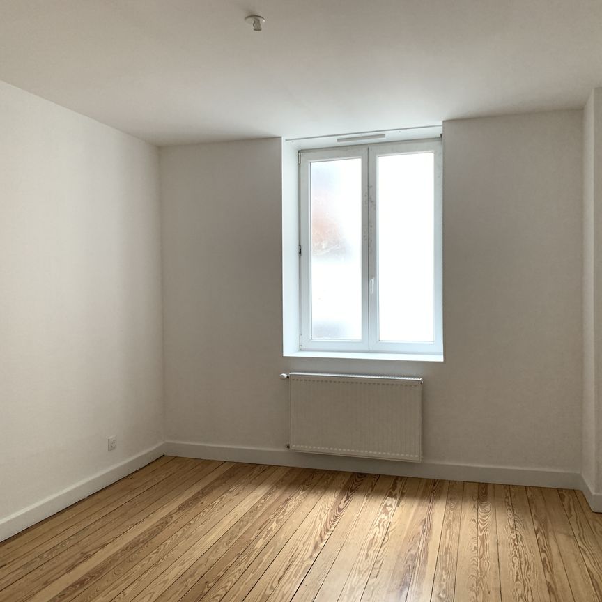 Location Appartement 4 pièces 97m² SARREGUEMINES 57200 - Photo 1