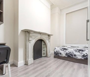 Apt 1, 18 Queen Square - Photo 2