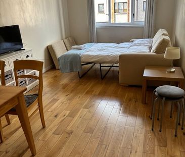 2 Bed Flat, Hawthornden Place, EH7 - Photo 1