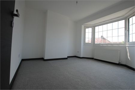 North Road, kent, London - Photo 3