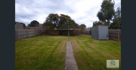 47 Margaret St, Moe, Vic 3825 - Photo 4