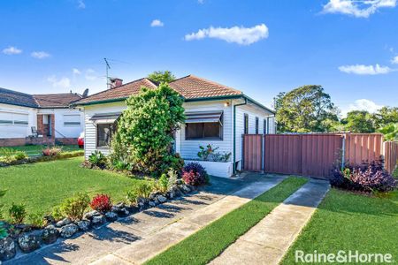 32 Champness Crescent, St Marys, NSW 2760 - Photo 2