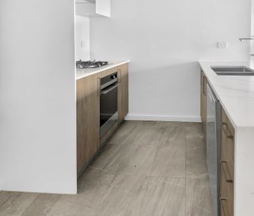 Modern one bedroom unit - 20% below market rent - Photo 4