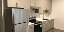 2 bedroom suite 10’ ceiling 6 min from SFU - Photo 2