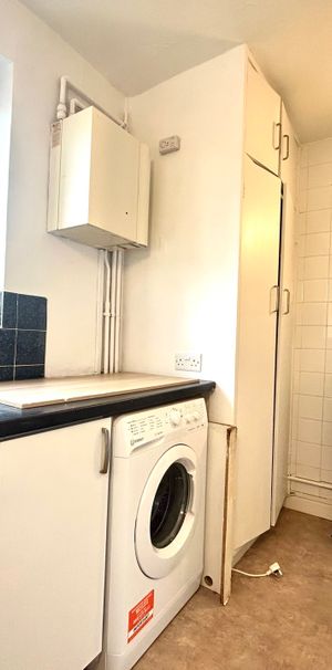 Malvern Court, Reading Malvern Court, Reading - Photo 1