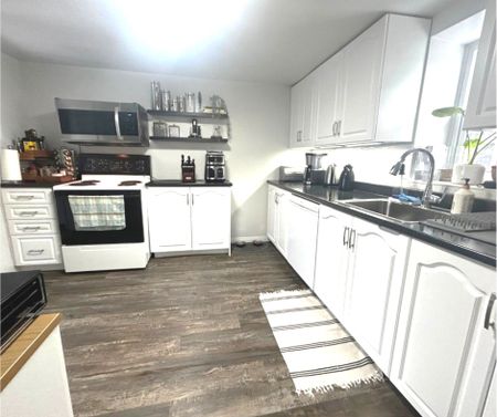 For Lease - 111 Russell Street, Arnprior, Ontario - Photo 4