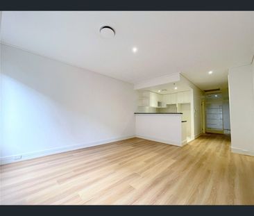 504/442 St Kilda Road, Melbourne, Vic 3004 - Photo 2