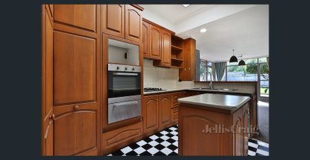 Classic Home in Brighton East - Photo 3