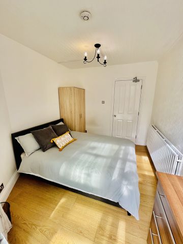 Room in a Shared Flat, Aintree St, SW6 - Photo 3
