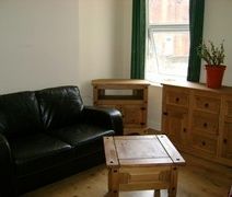 Rooms available shared house in Lenton - Photo 2