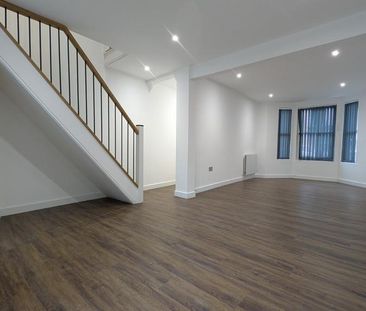 3 bedroom end of terrace house to rent - Photo 2