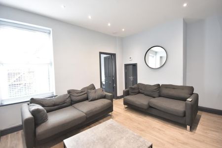 5 bedroom flat to rent - Photo 2