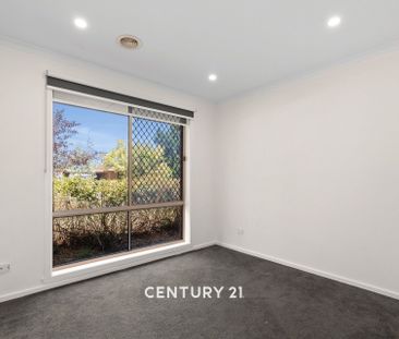 Newly Renovated Family Home in Narre Warren&excl; - Photo 4