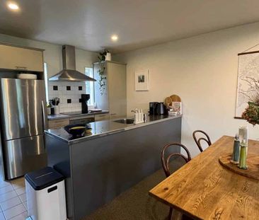 Modern Townhouse in Ellerslie village - Photo 1