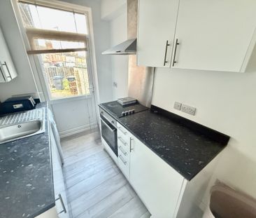 Clifton Road, Rugby - Photo 1