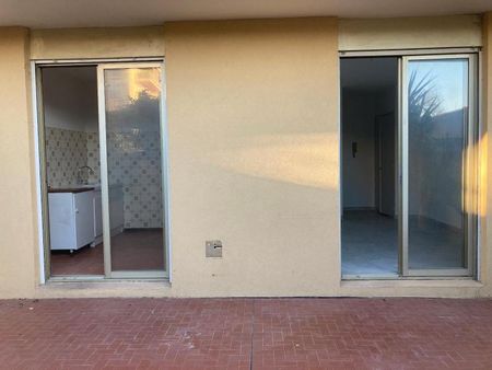Location Appartement 1 pièce 28m² DRAGUIGNAN 83300 - Photo 5