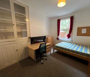 5 bedroom terraced house to rent - Photo 4