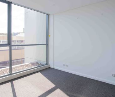 Lifestyle of Convenience-the spacious THREE Beds Room apartment! - Photo 4