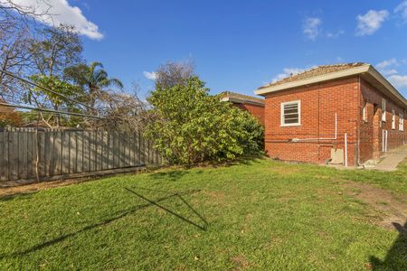 2E Hudson Street, Caulfield North VIC 3161 - House For Rent | Domain - Photo 3