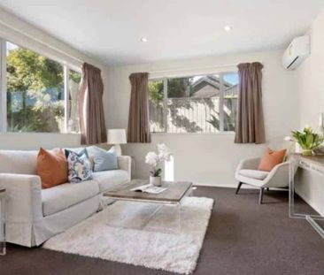 Stunning 4-Bedroom Schnapper Rock Haven - Photo 1