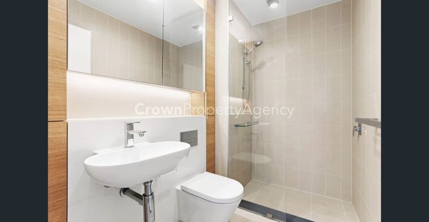 1 Bedroom + Spacious Study on Level 17 - Photo 1