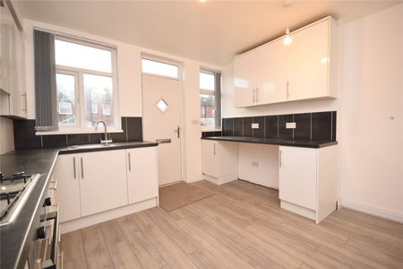 33, Woodlea Mount, Beeston, Leeds, LS11 7NT - Photo 4