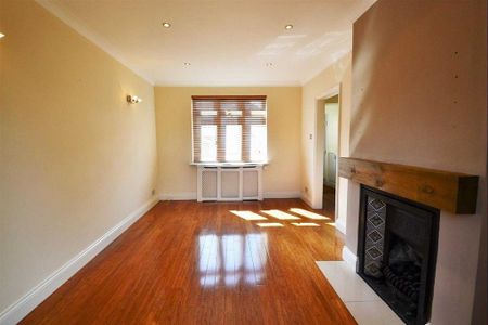 3 bedroom detached house to rent - Photo 4