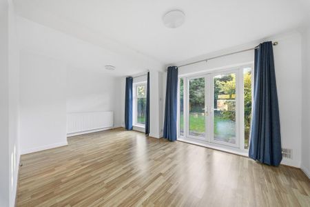 3 bedroom semi-detached house to rent - Photo 3