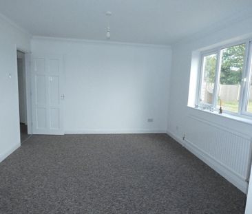 4 bedroom detached house to rent - Photo 2