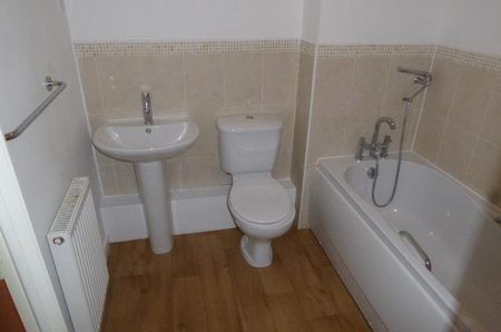 2 bedroom flat to rent - Photo 3