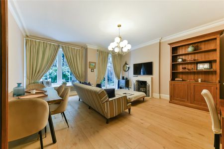 Stunning Three Bedroom Apartment in the Heart of Knightsbridge - Photo 2