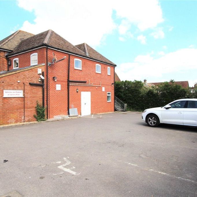 1 Bedroom Flat / Apartment - Winchester Road, Bishops Waltham - Photo 1