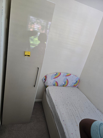 1 bedroom in a house share to rent - Photo 2