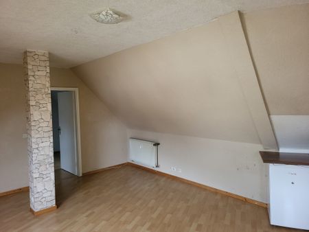 Gemütliche 2-Zimmerwohnung im Dachgeschoss in zentraler Lage in Welschneudorf! - Photo 2