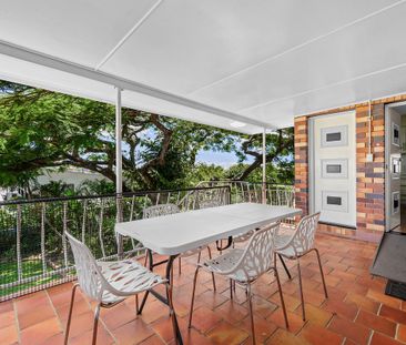 52 Newman Avenue, Camp Hill QLD 4152 - House For Rent | Domain - Photo 5