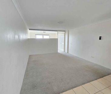 17/398 Anzac Parade Kingsford - Photo 1