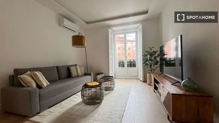 1 room luxury Flat for rent in Madrid, Spain - Photo 5