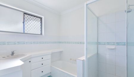 Ideal Family Home In Perfect Location - Photo 3