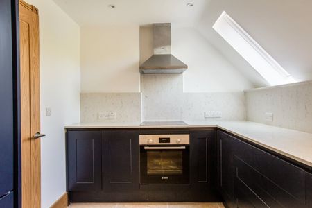 2 bedroom penthouse to rent - Photo 2