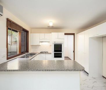 4 Woodglen Place, Cherrybrook, NSW 2126 - Photo 2