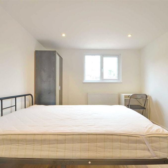 7 bedroom semi-detached house to rent - Photo 1