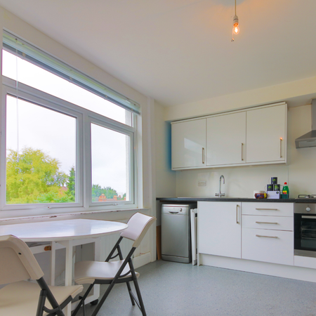 Lovely house with garden, close to Universities Room F - Photo 4