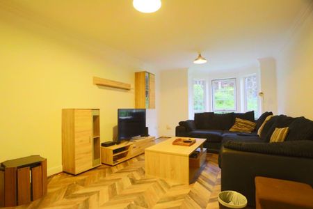 3 bedroom flat to rent - Photo 2