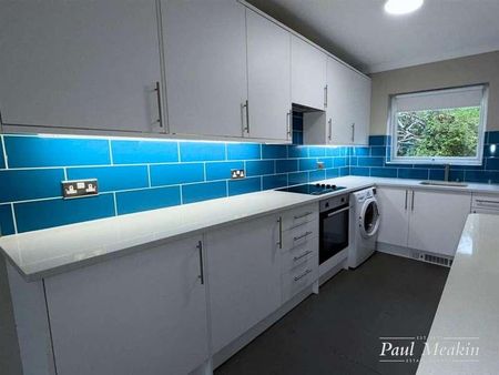 Theresas Walk, South Croydon, CR2 - Photo 3