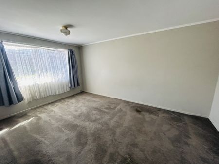 Spacious 3-Bedroom Home – Perfectly Located Near Schools & Shops! Pukehangi - Photo 4